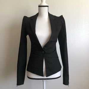 Structured blazer with zipper detail